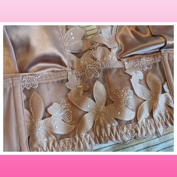 Victoria's Secret Unlined Bralette - Picture 4 of 16